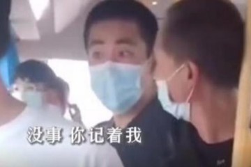 公交车上抓小偷的警校生被记三等功 警校生公交车上制服小偷霸气回应引网友点赞