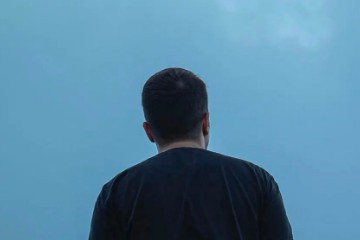 真正的自律，就是叫醒你自己