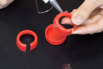 4个饮料瓶盖解决大难题